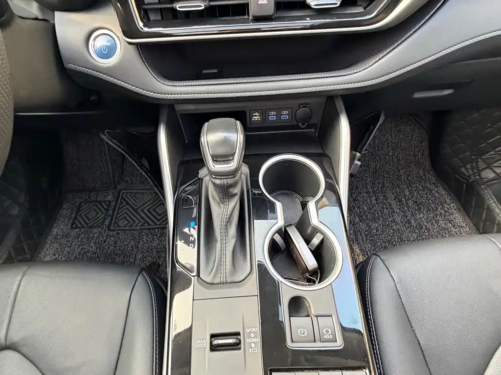 Toyota Highlander — миниатюра 18