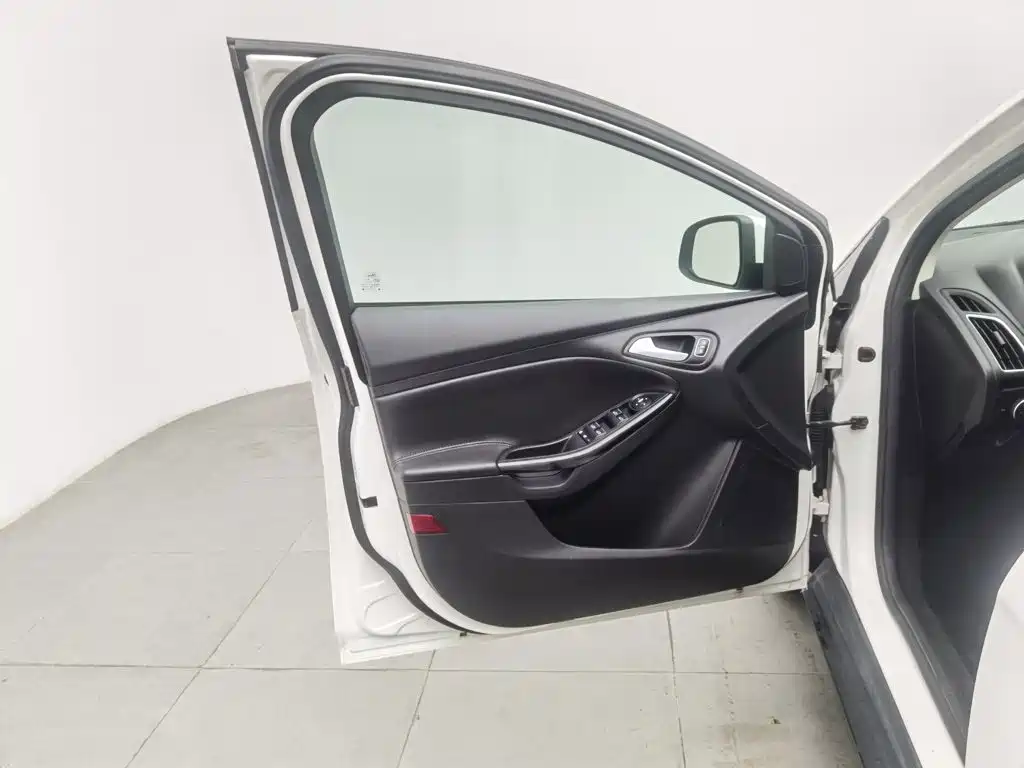Ford Focus — миниатюра 8