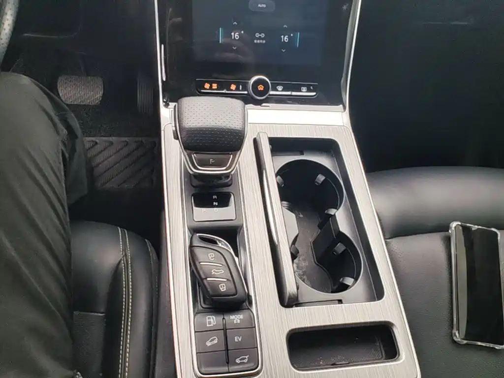 Roewe RX5 New Energy — миниатюра 14