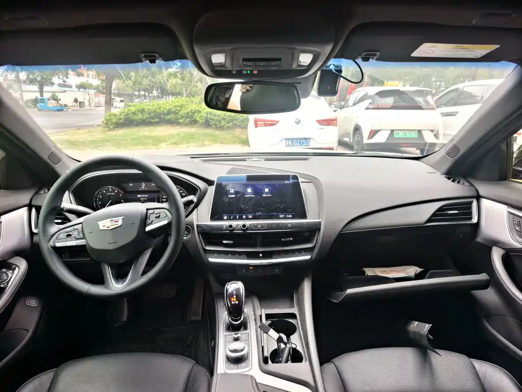 Cadillac CT5 — миниатюра 9