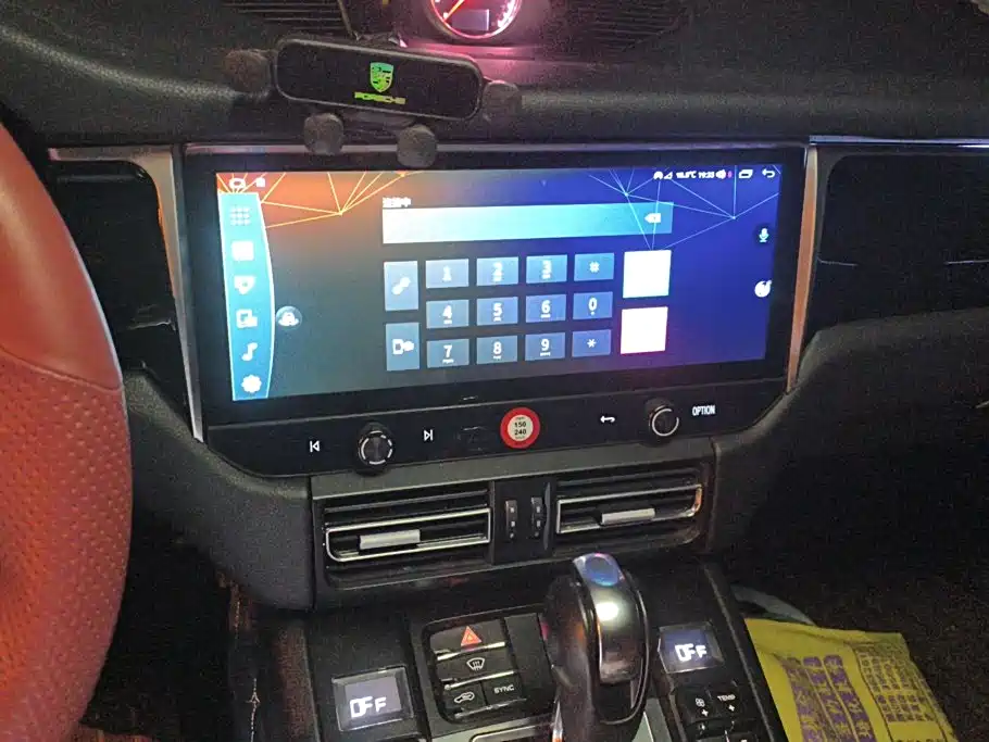 Porsche Macan — миниатюра 12