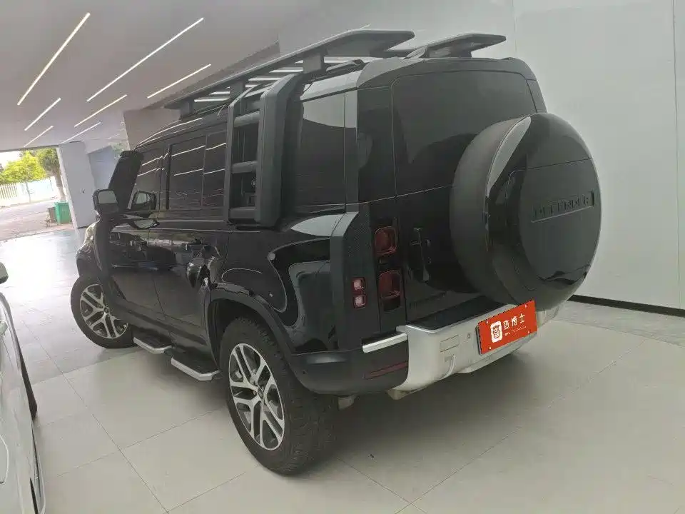 Land Rover Defender — миниатюра 3