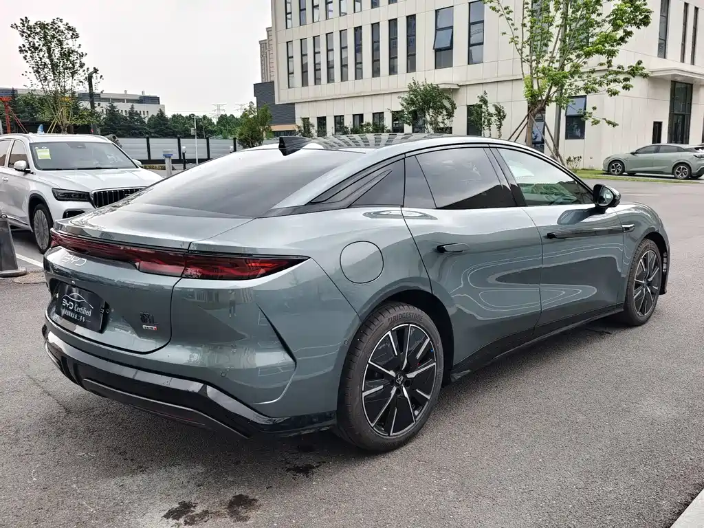 BYD Han L 2025 DM-i 200KM Flagship