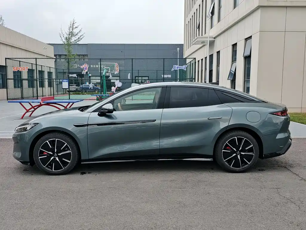 BYD Han L 2025 DM-i 200KM Flagship