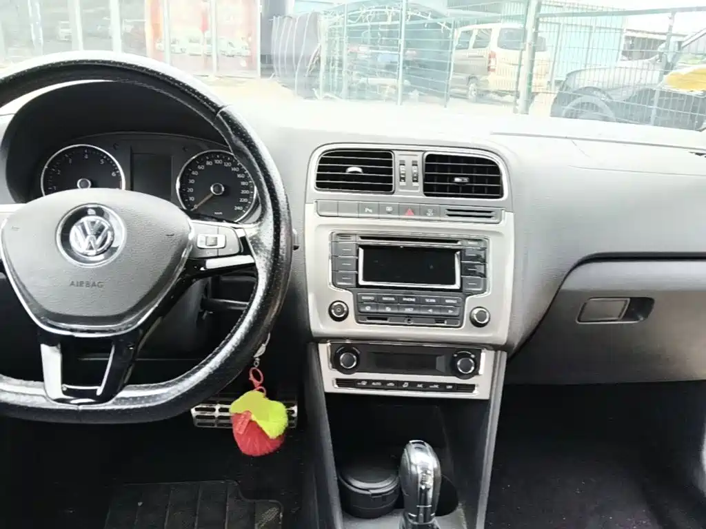 Volkswagen Polo — миниатюра 14