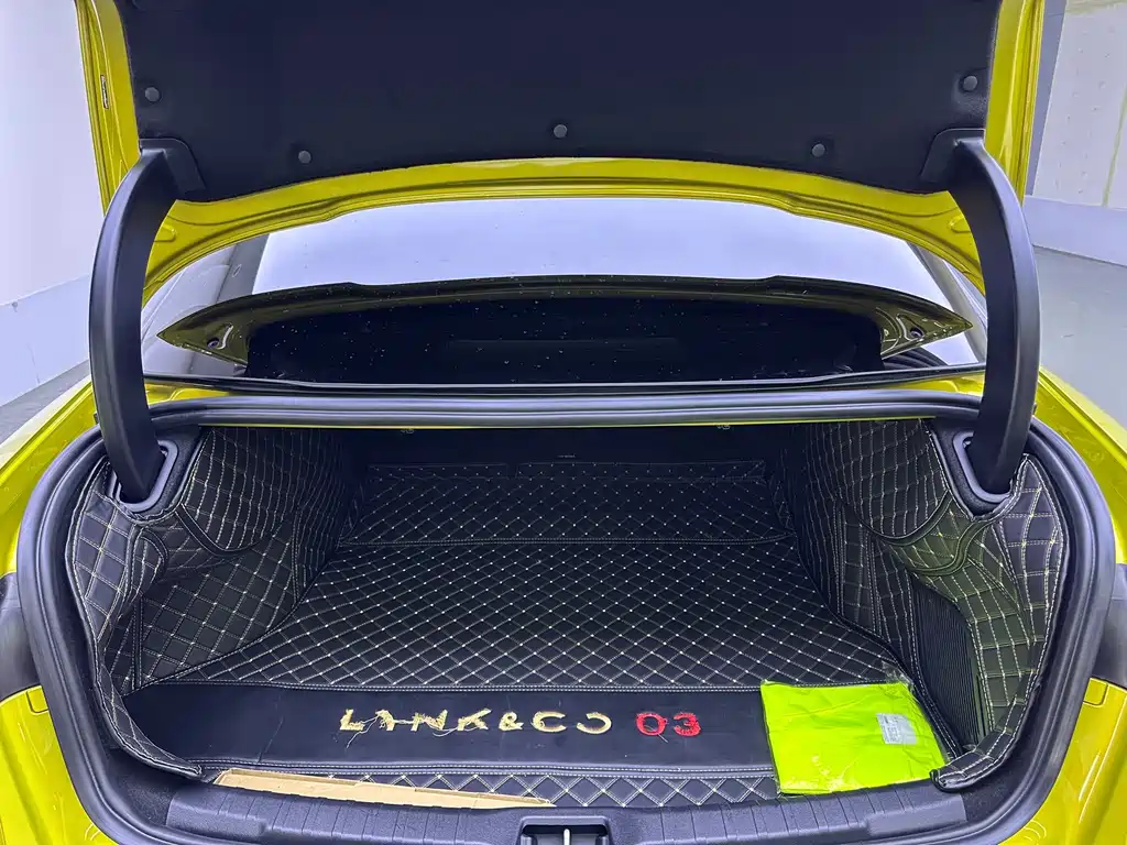 Lynk & Co 03 — миниатюра 14