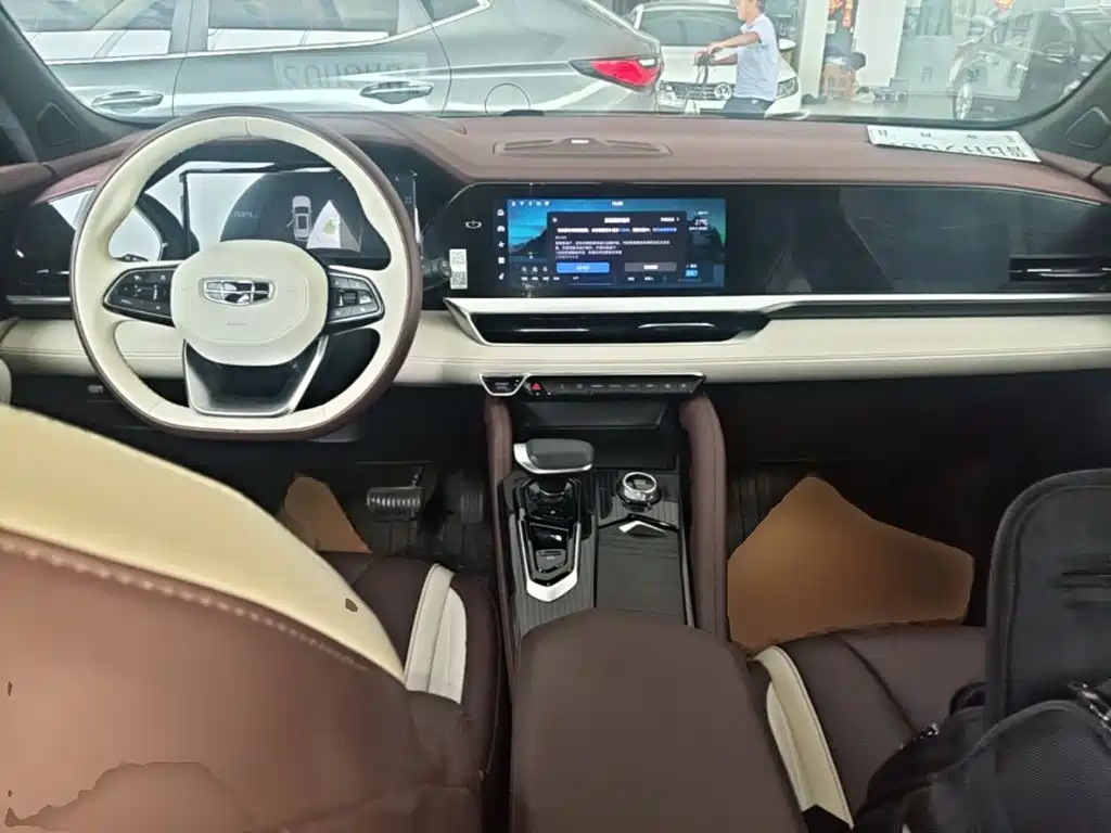 Geely Xingyue L — миниатюра 10