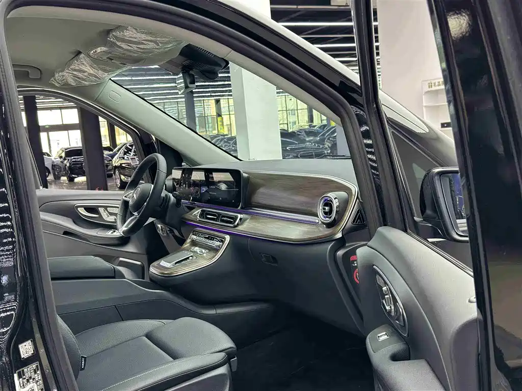 MERCEDES-BENZ V CLASS