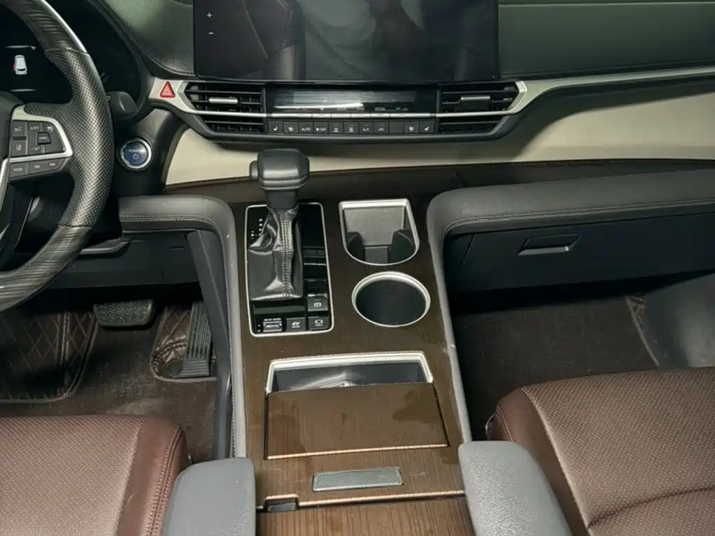 Toyota Sienna — миниатюра 18