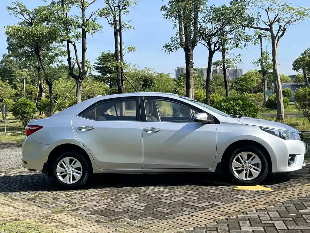 TOYOTA COROLLA