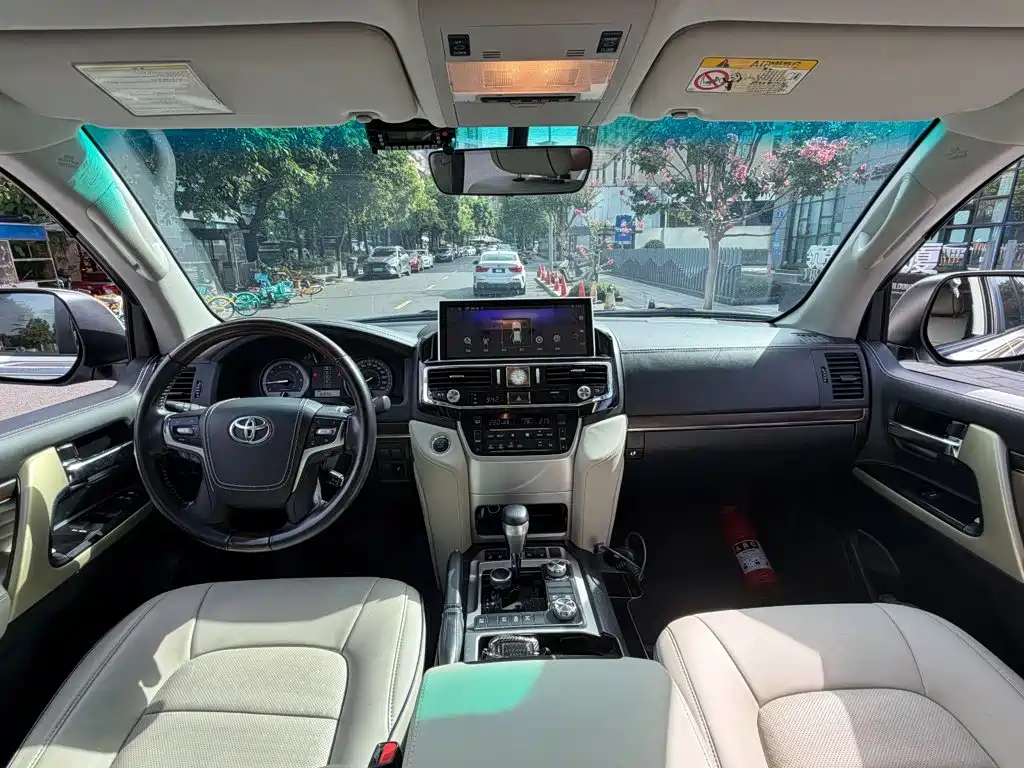 Toyota Land Cruiser — миниатюра 13