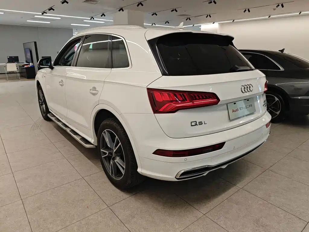 Audi Q5L — миниатюра 9