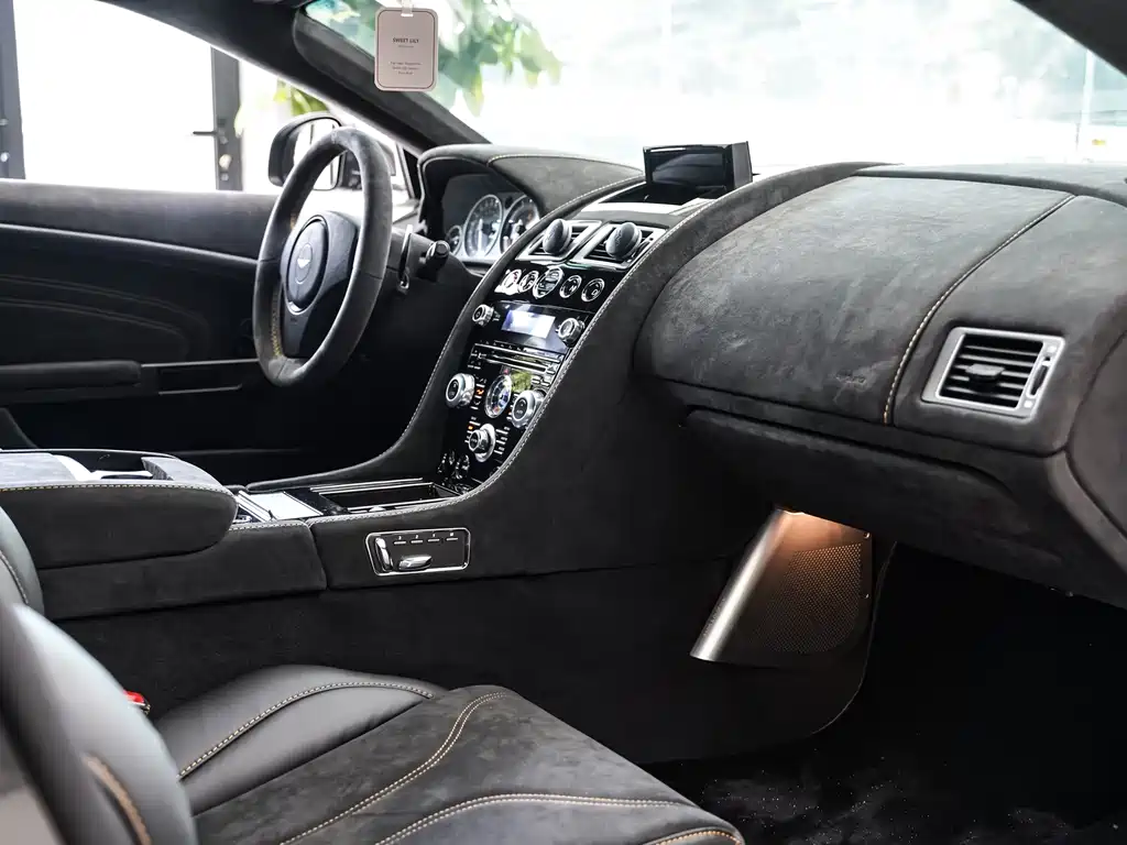Aston Martin DBS 2009 6.0 Touchtronic Coupe