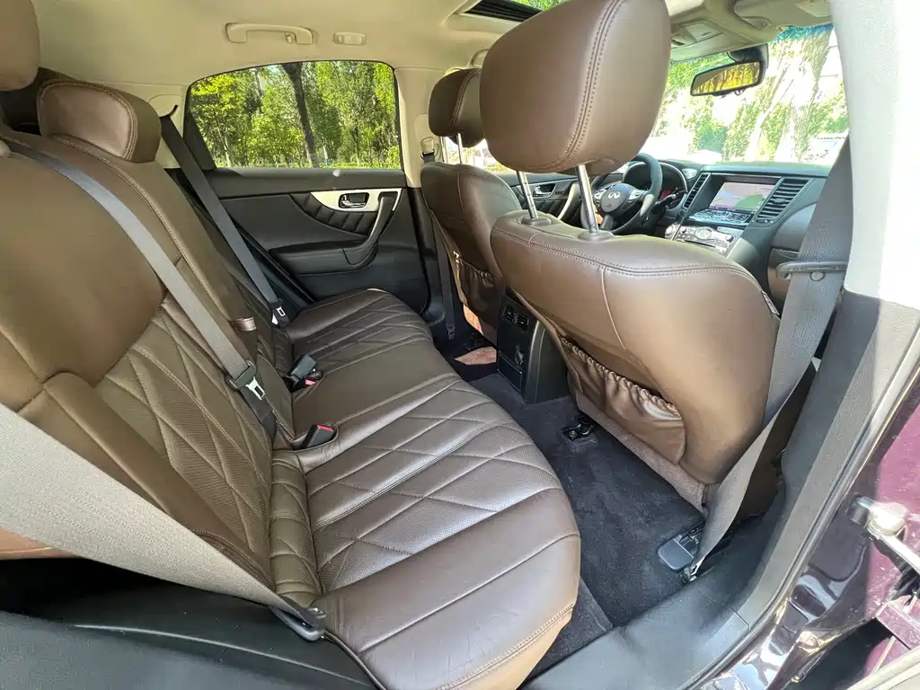 Infiniti FX — миниатюра 10