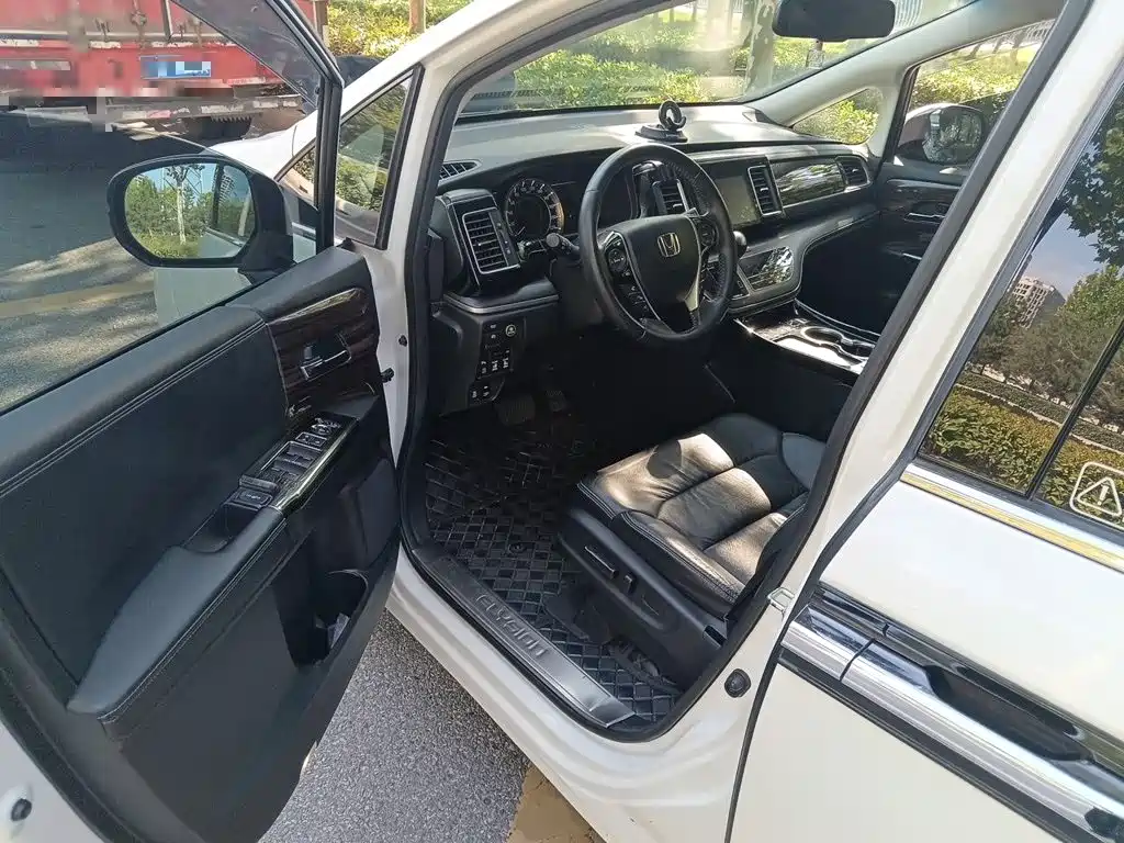 Honda Elysion — миниатюра 12
