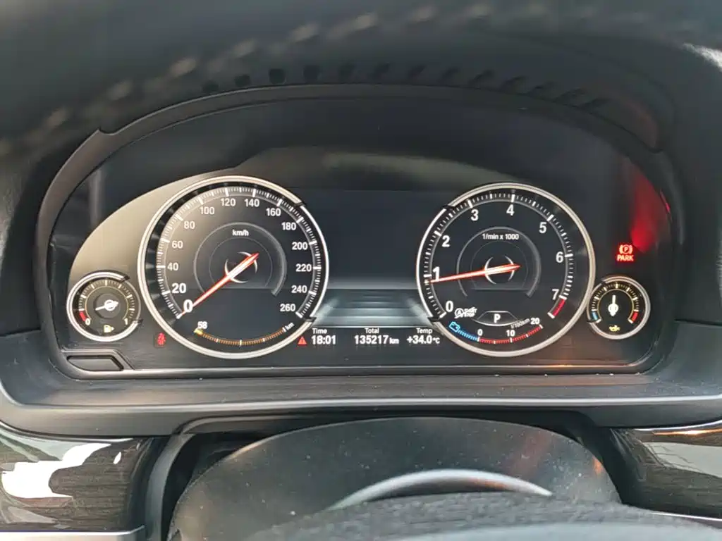 BMW 5 Series — миниатюра 12