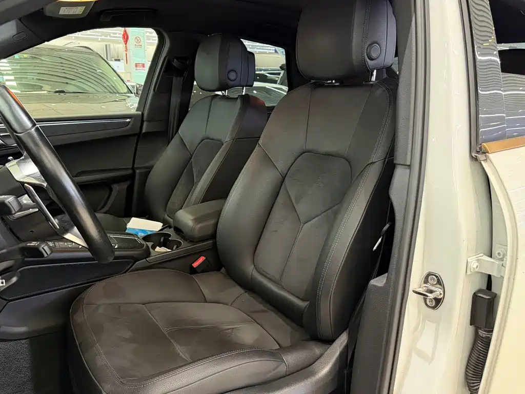 Porsche Macan — миниатюра 7