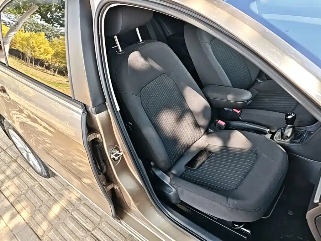 Volkswagen Jetta — миниатюра 25