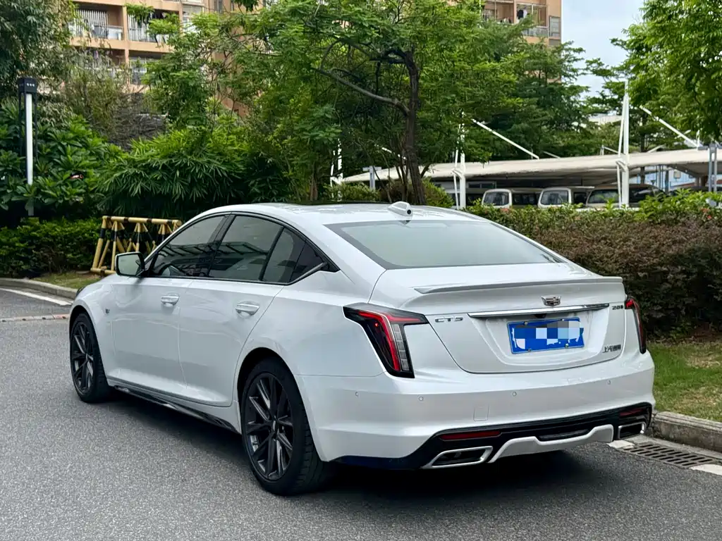 Cadillac CT5 2023 28T