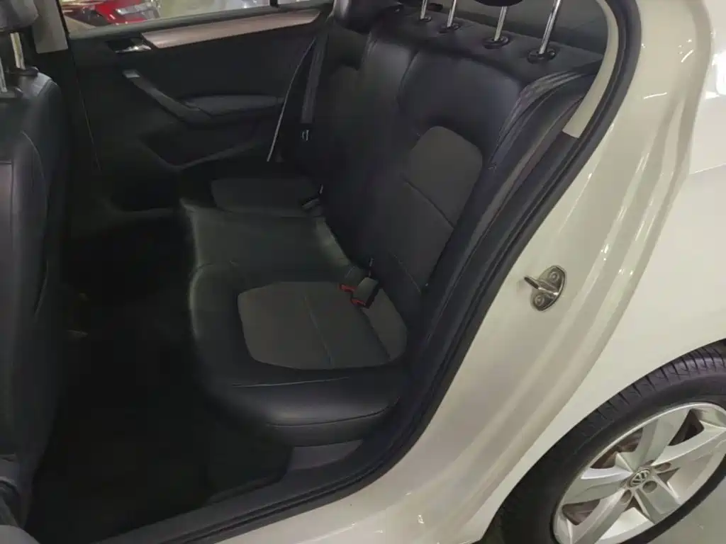 Volkswagen Santana — миниатюра 17