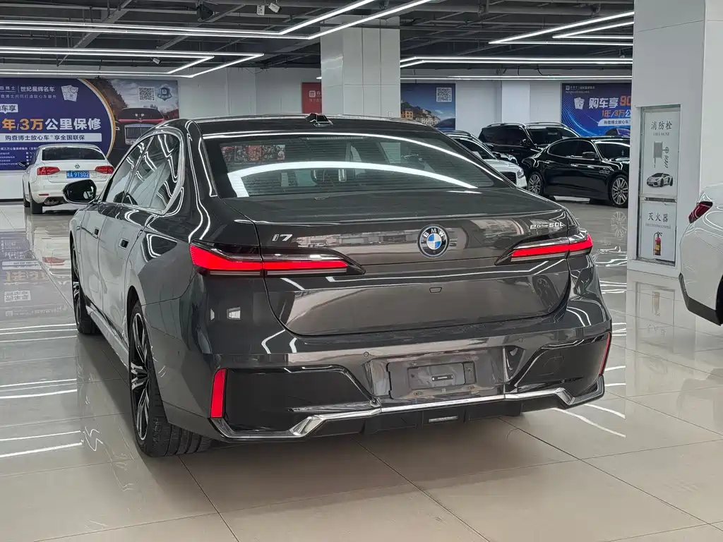BMW i7 — миниатюра 4
