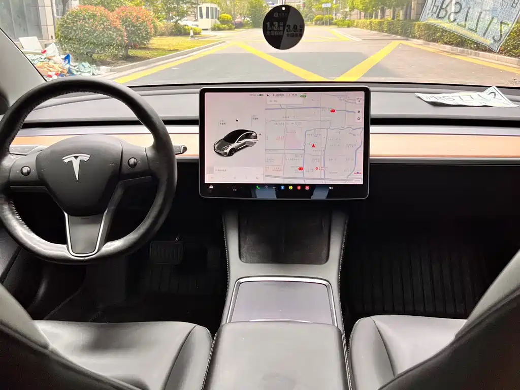 Tesla Model 3 — миниатюра 9