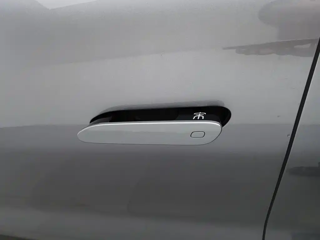 BYD L DM-i — миниатюра 18