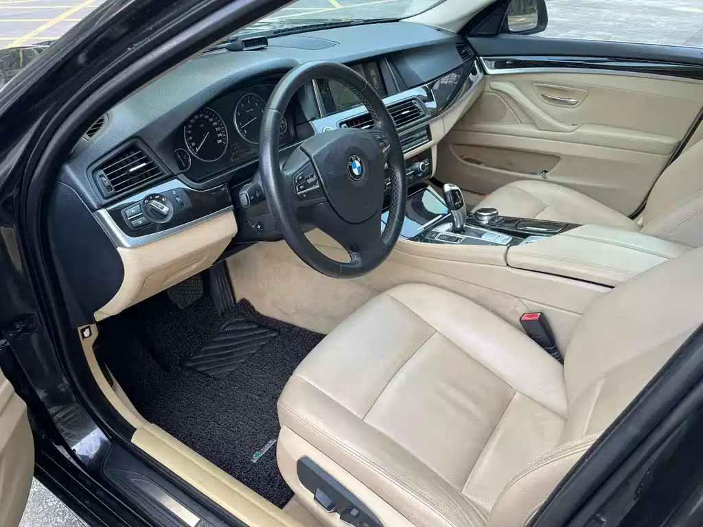 BMW 5 Series — миниатюра 7