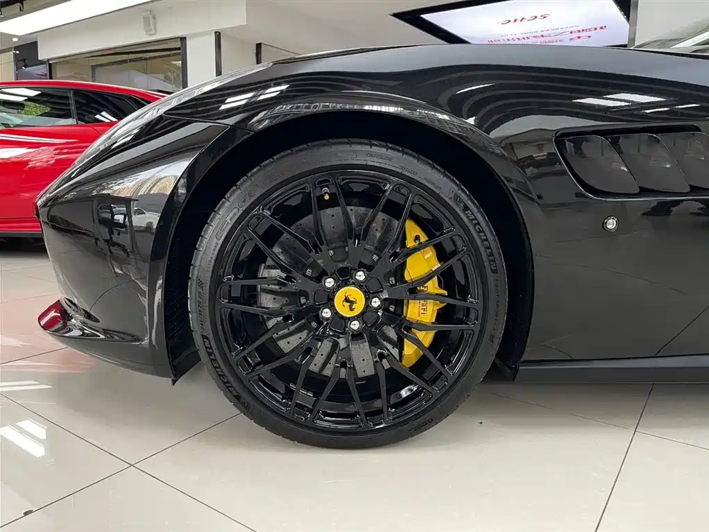 Ferrari GTC4Lusso 2017 3.9T V8