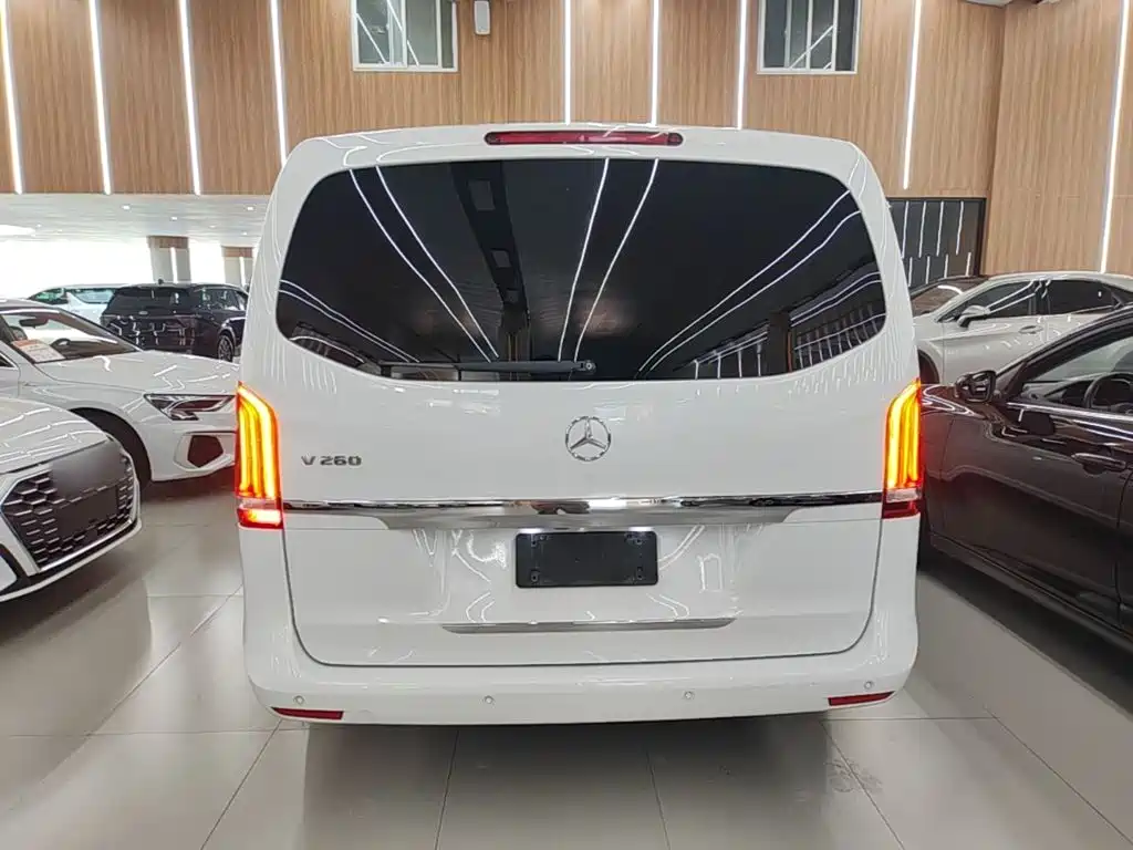 Mercedes-Benz V-Class — миниатюра 6
