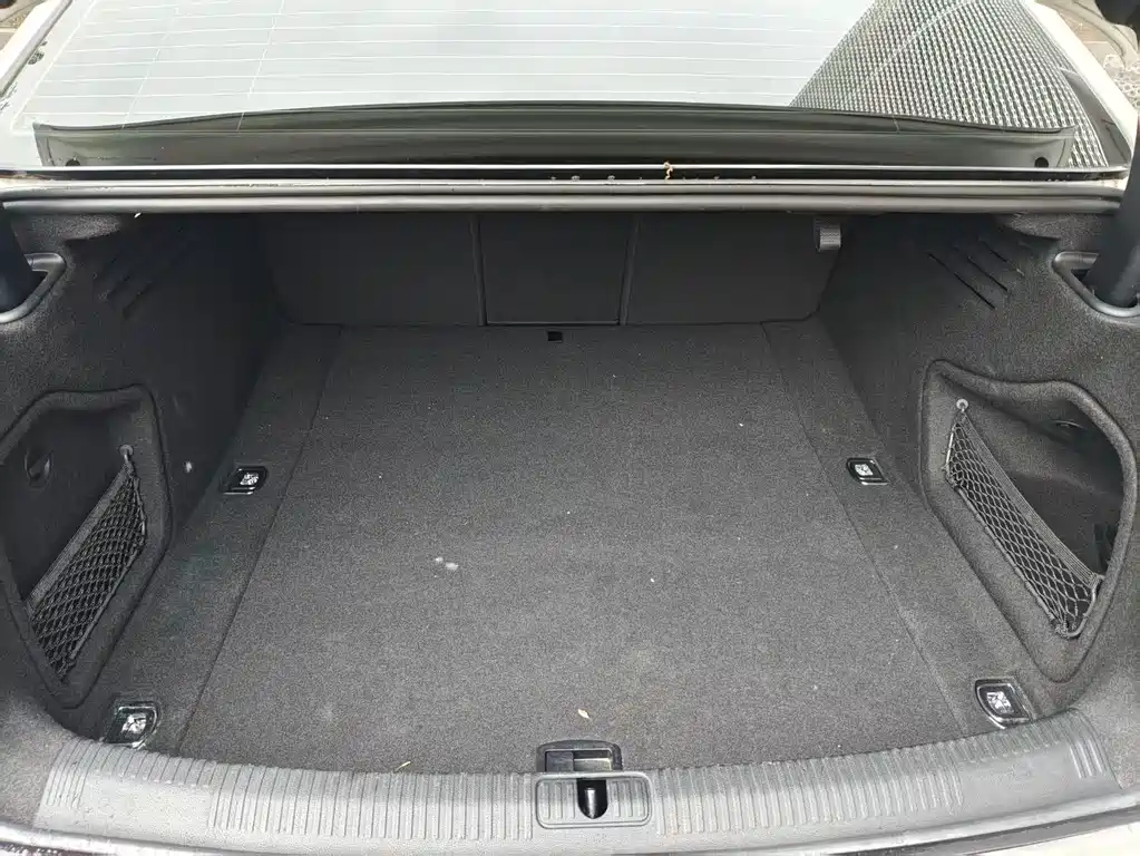 Audi A4L 2023 40 TFSI Luxury