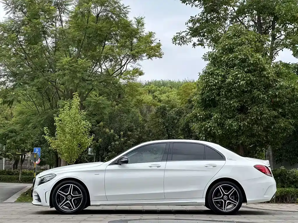 Mercedes-Benz C-Class — миниатюра 10