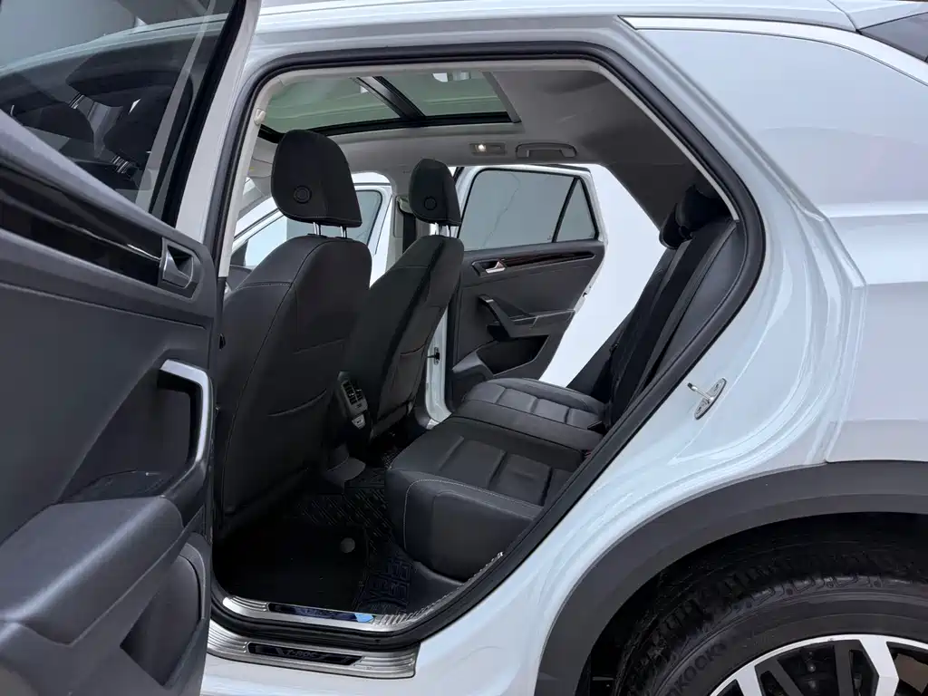 VOLKSWAGEN T ROC EXPLORING SONGS