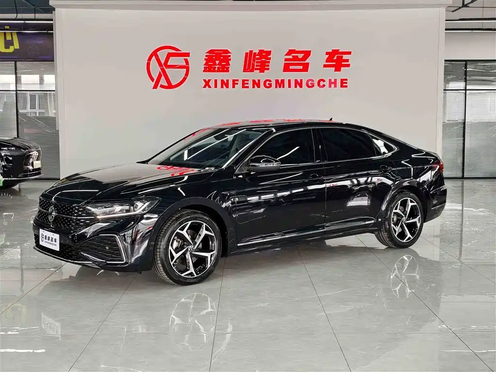 Volkswagen Passat 2024