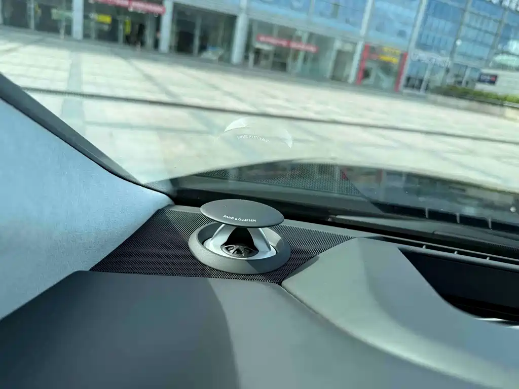 Audi S8 — миниатюра 10
