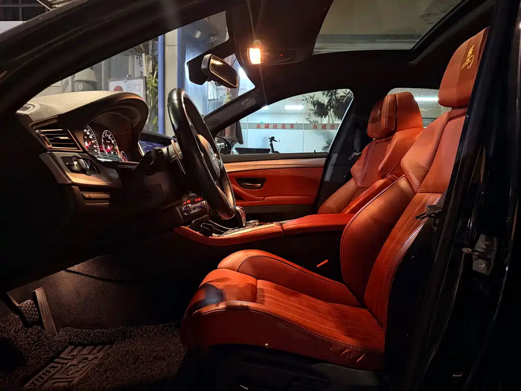 BMW M5 — миниатюра 6
