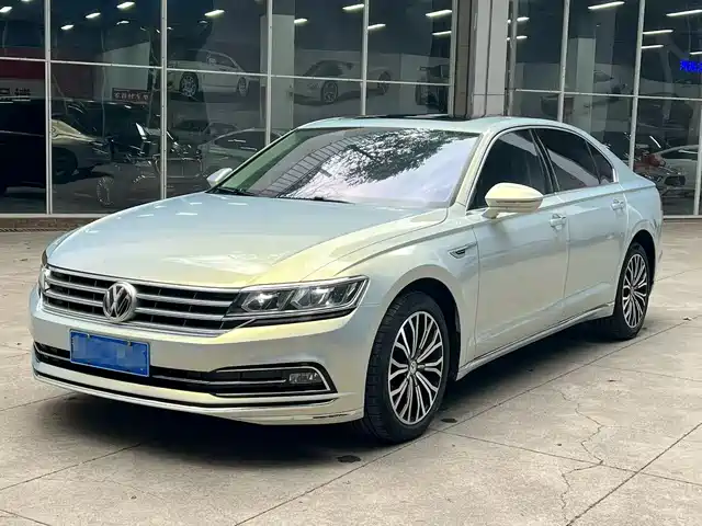 VOLKSWAGEN HUIANG