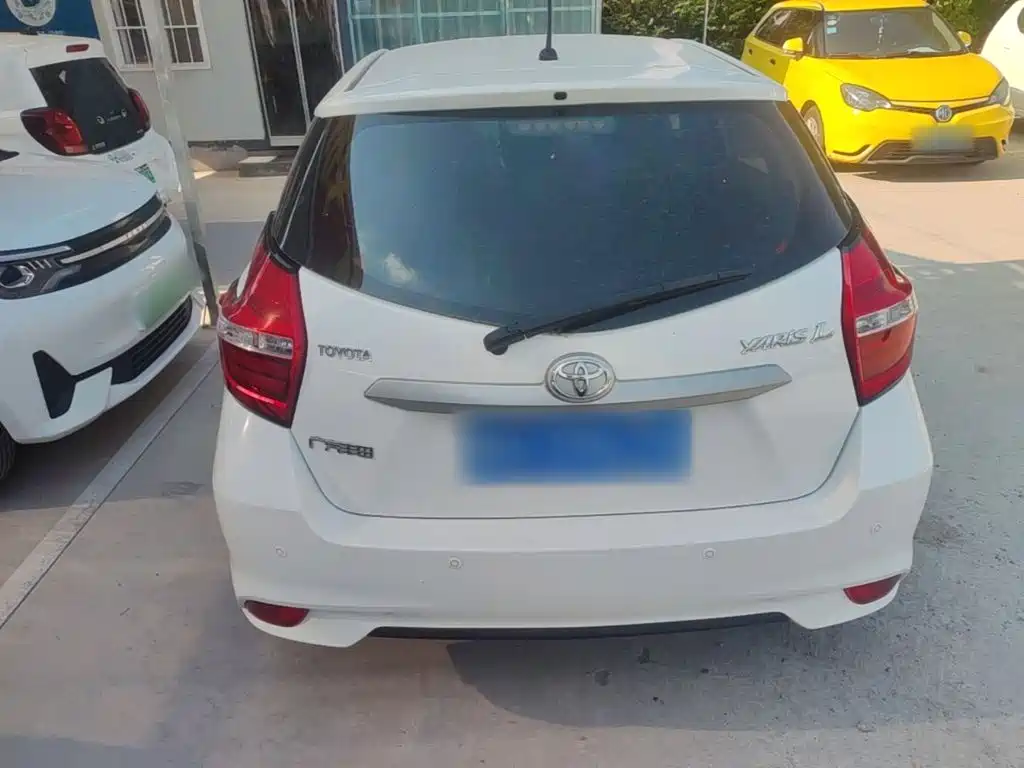 Toyota Yaris L — миниатюра 6