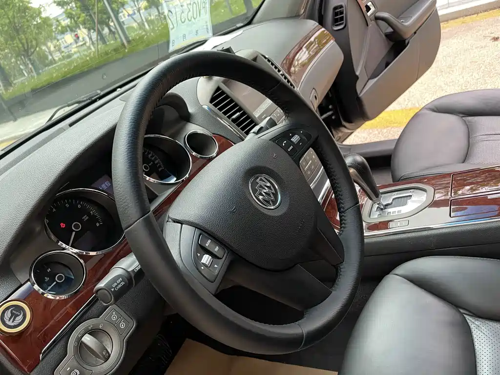 Buick Park Avenue — миниатюра 17
