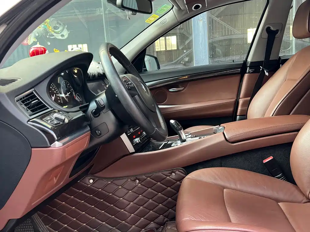 BMW 5 Series GT — миниатюра 3