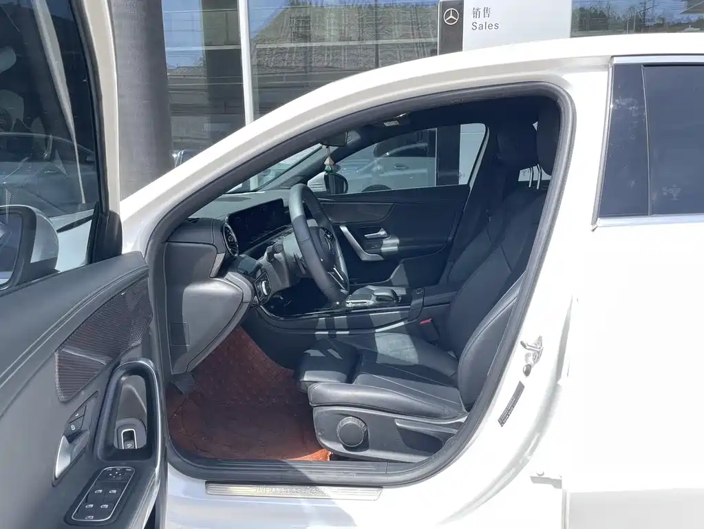 Mercedes-Benz A-Class A 2023 A 200 L Fashion