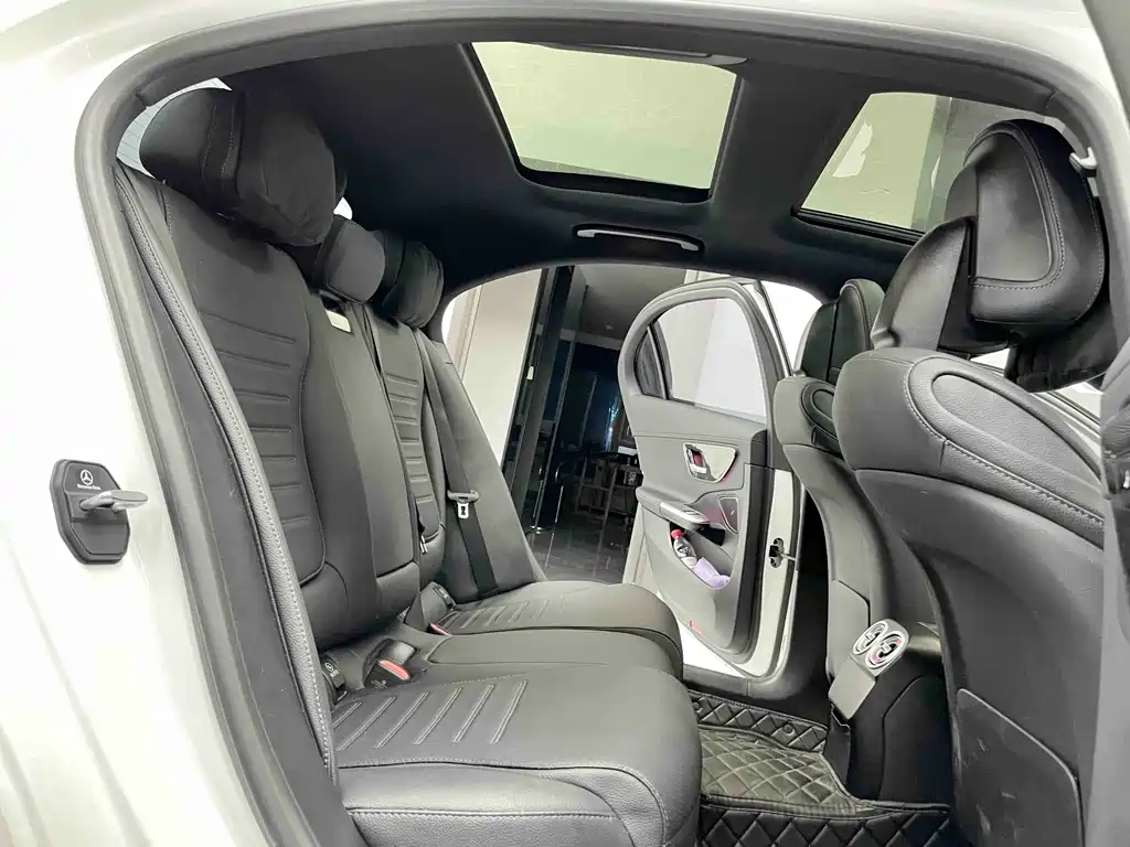 Mercedes-Benz C-Class — миниатюра 8