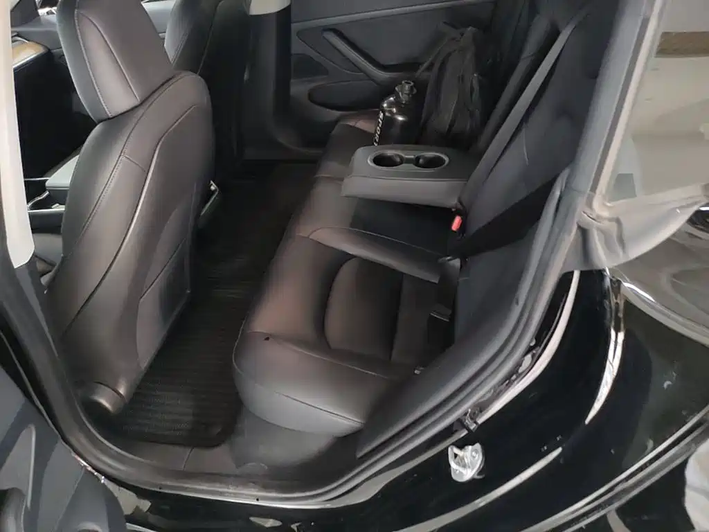 Tesla Model 3 — миниатюра 17