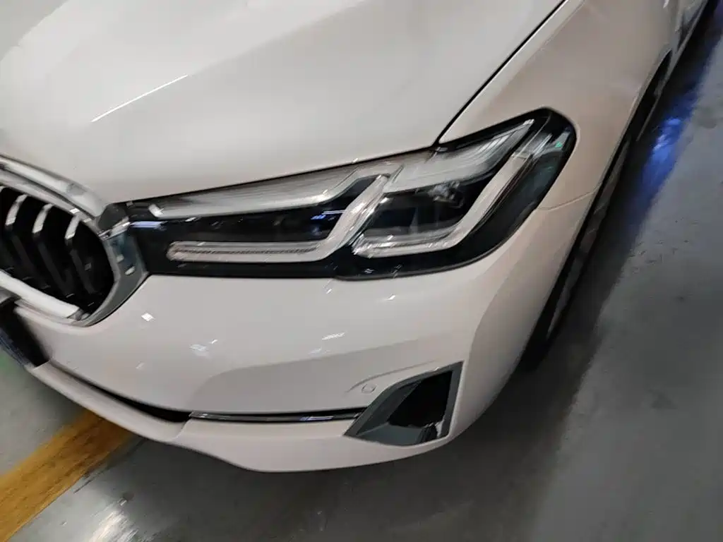 BMW 5 Series — миниатюра 24
