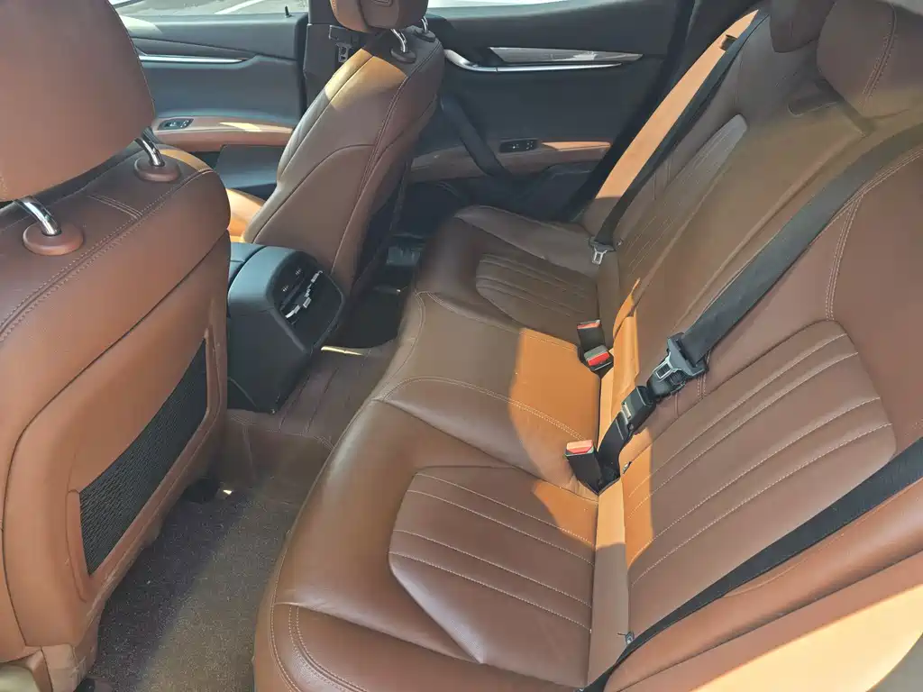 Maserati Ghibli — миниатюра 8