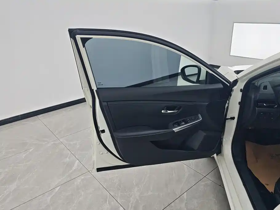 Nissan Sylphy 2022 1.6L XL CVT Enjoy