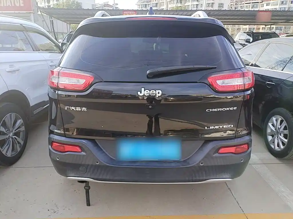 Jeep Cherokee — миниатюра 6
