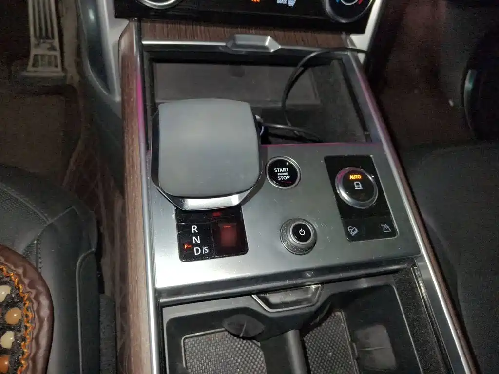 Land Rover Range Rover — миниатюра 7