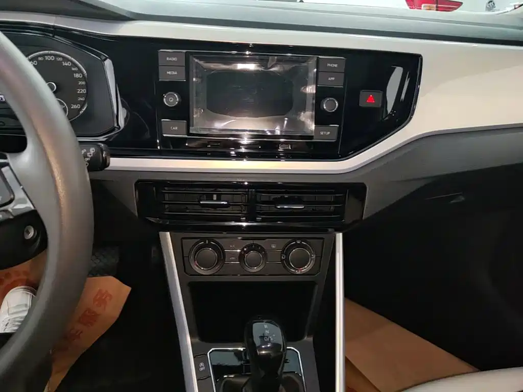 Volkswagen Polo — миниатюра 13