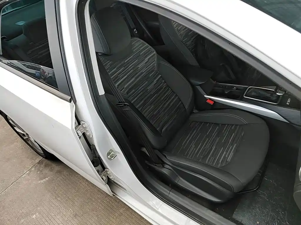Chevrolet Monza — миниатюра 25